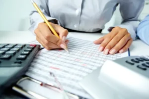 Read more about the article What Is Required of a CPA? | Qualifications, Skills & Responsibilities